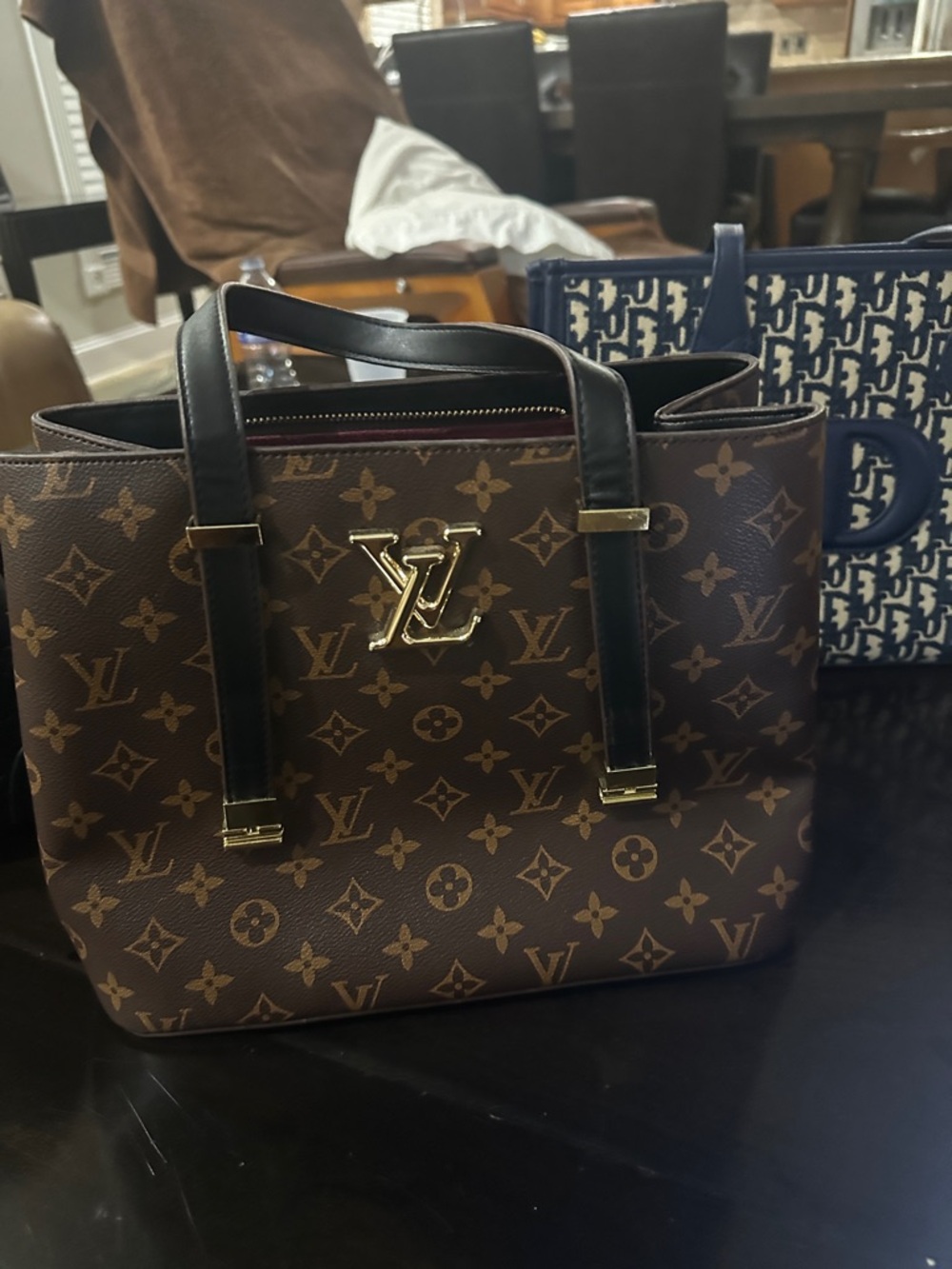 ‼️WOW‼️LV Luxury Monogram Canvas Tote with Black Trim and Gold Accent - Picture 6 of 9